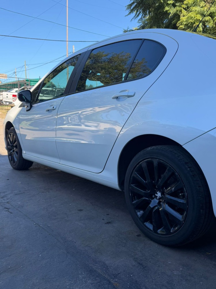 Peugeot 408 allure thp — foto 4